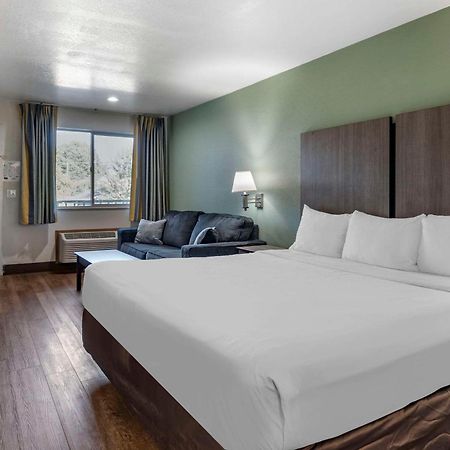 Econo Lodge Portland Airport Zewnętrze zdjęcie