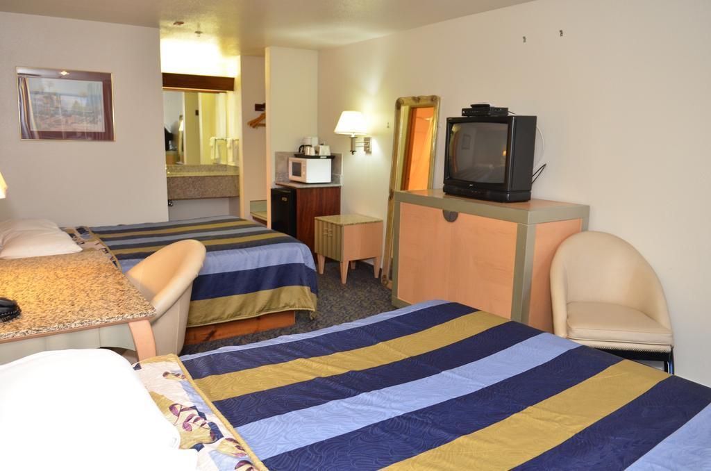 Econo Lodge Portland Airport Zewnętrze zdjęcie
