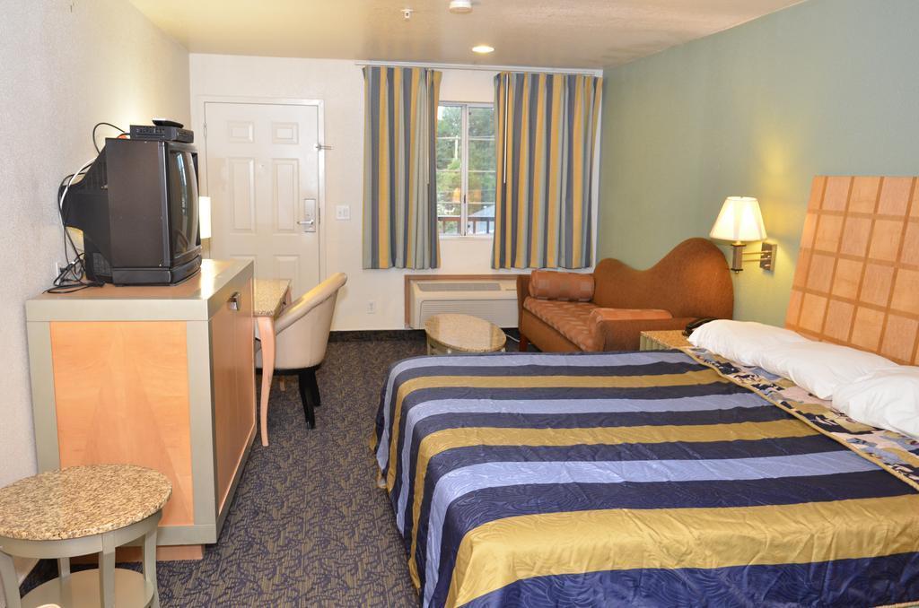Econo Lodge Portland Airport Zewnętrze zdjęcie