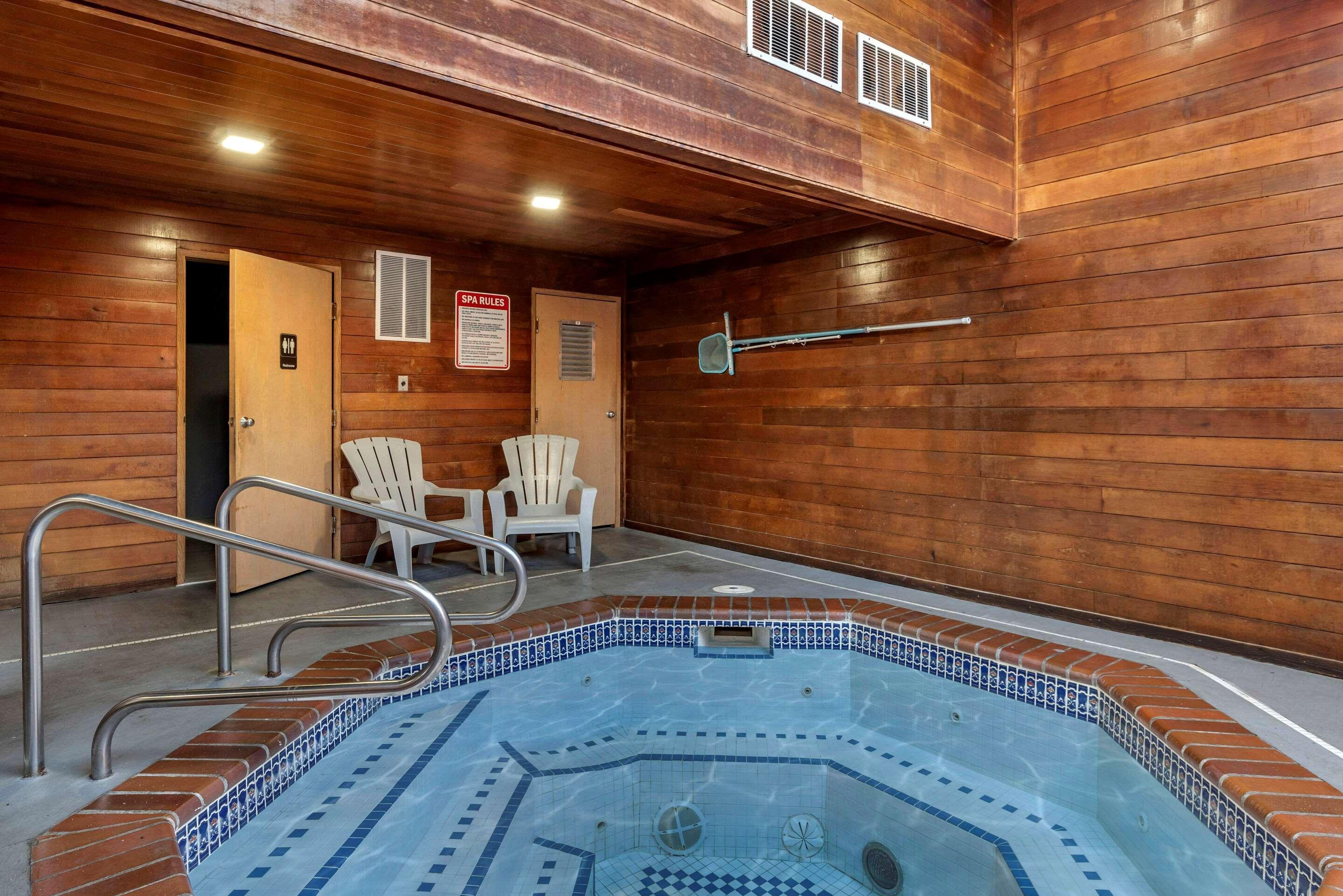 Econo Lodge Portland Airport Zewnętrze zdjęcie