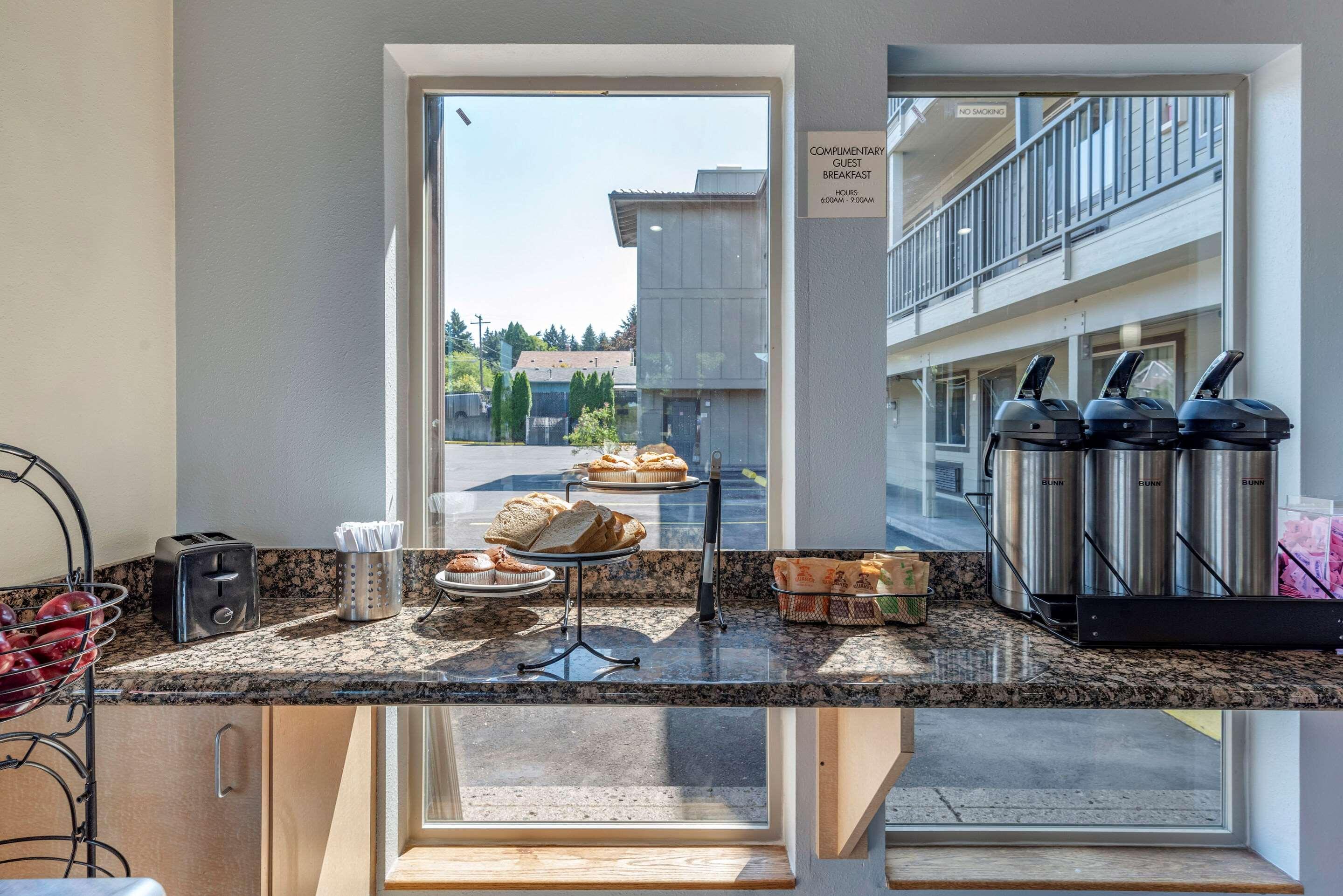 Econo Lodge Portland Airport Zewnętrze zdjęcie