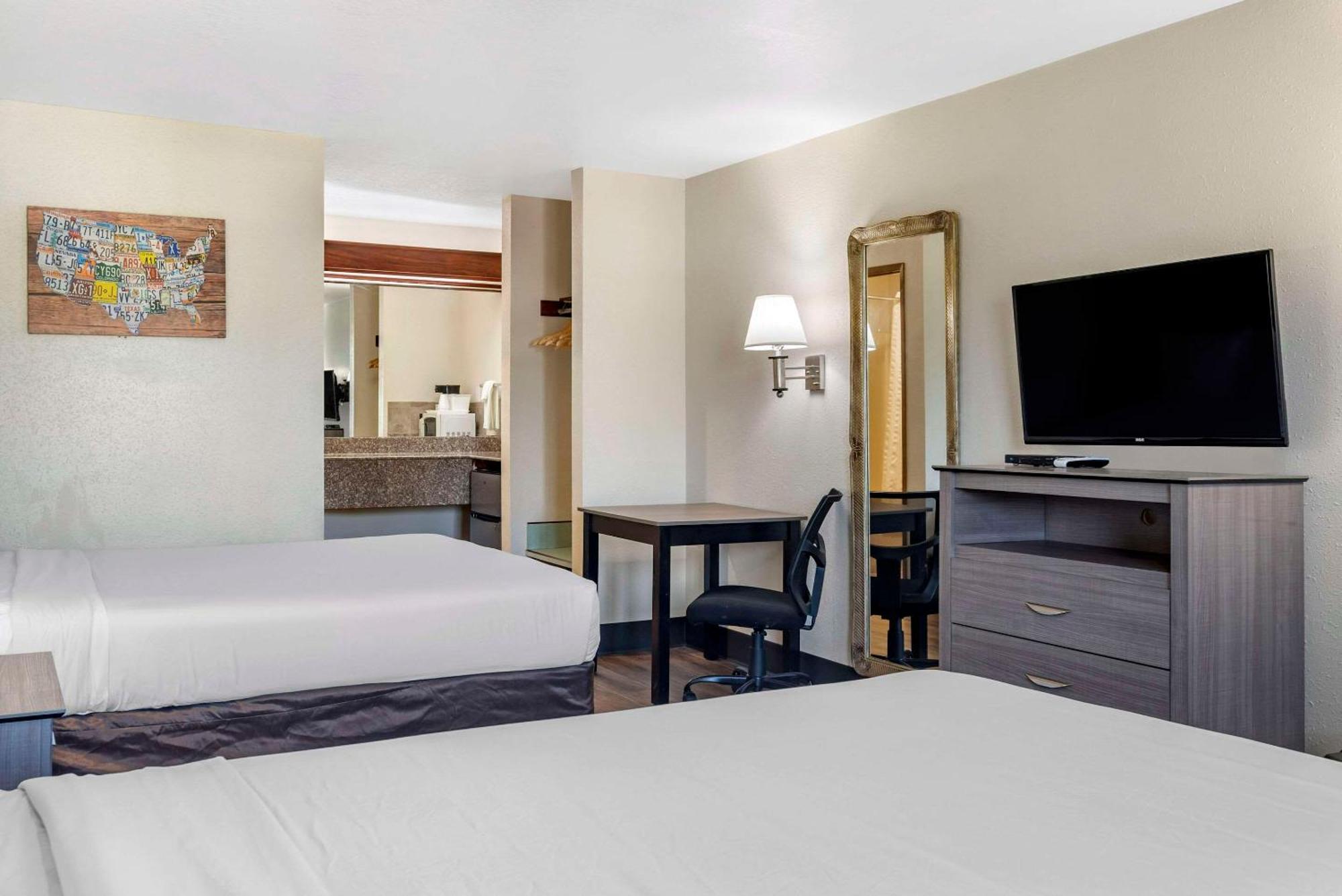 Econo Lodge Portland Airport Zewnętrze zdjęcie