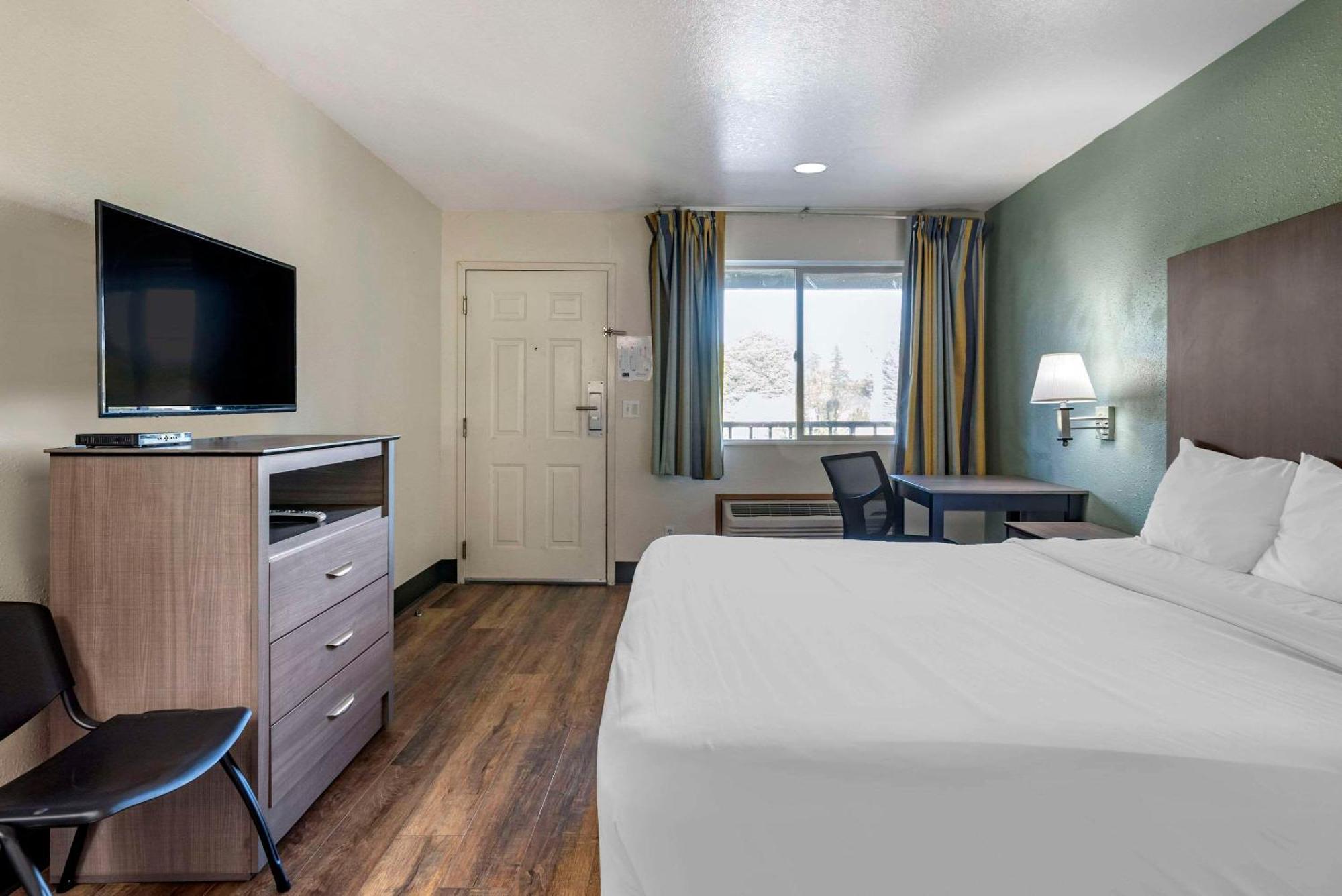 Econo Lodge Portland Airport Zewnętrze zdjęcie