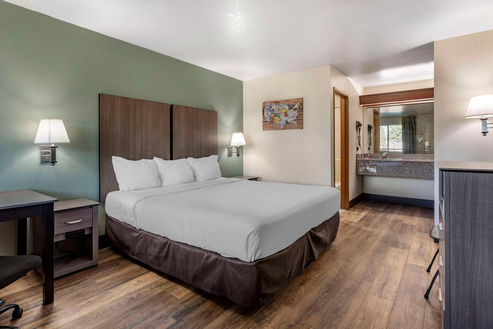 Econo Lodge Portland Airport Zewnętrze zdjęcie