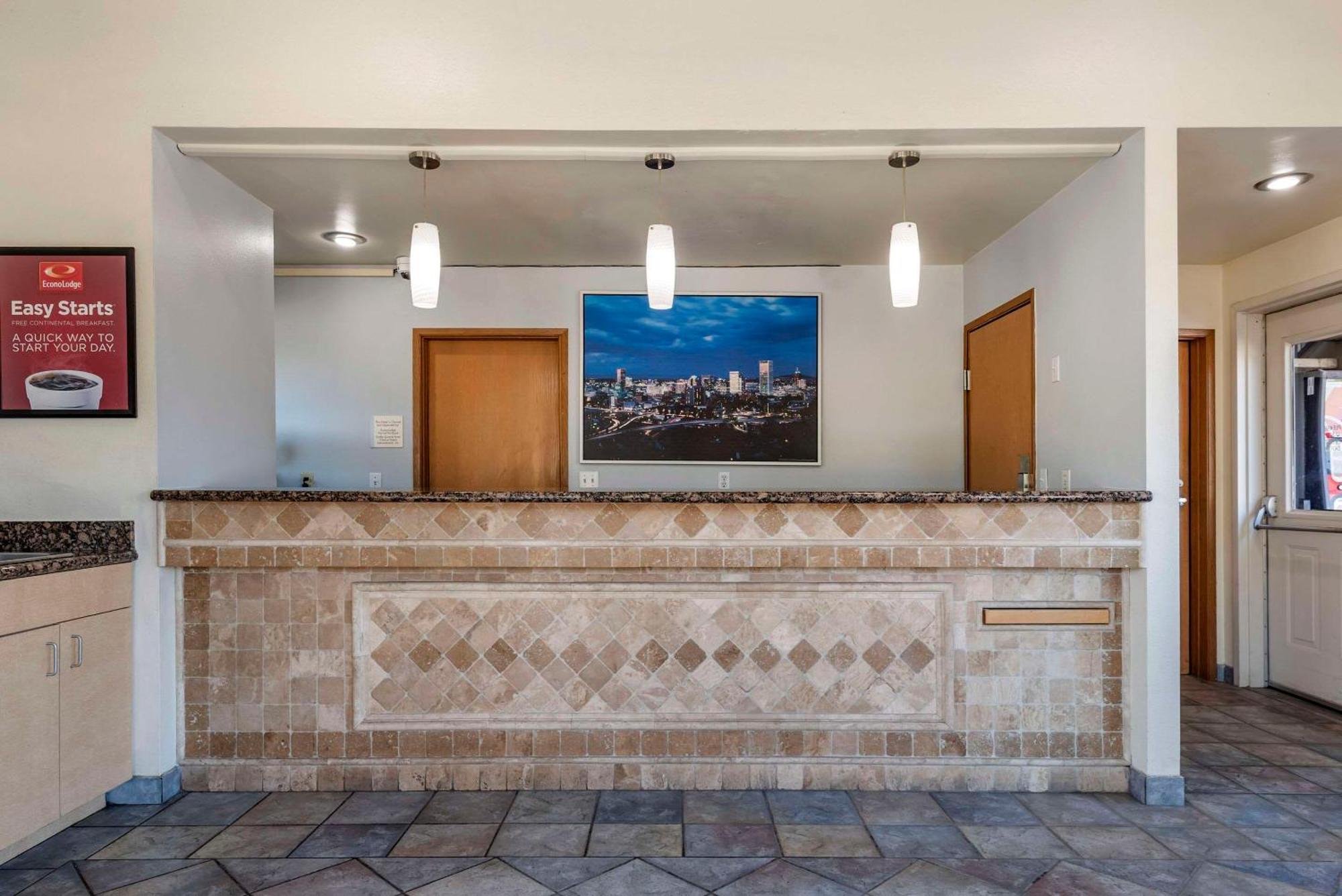 Econo Lodge Portland Airport Zewnętrze zdjęcie